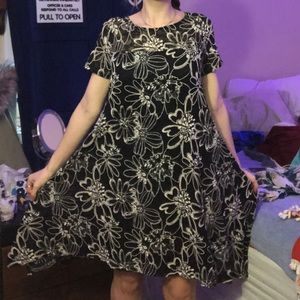 BLACK AND WHITE FLORAL DRESS